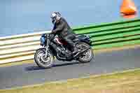 Vintage-motorcycle-club;eventdigitalimages;mallory-park;mallory-park-trackday-photographs;no-limits-trackdays;peter-wileman-photography;trackday-digital-images;trackday-photos;vmcc-festival-1000-bikes-photographs